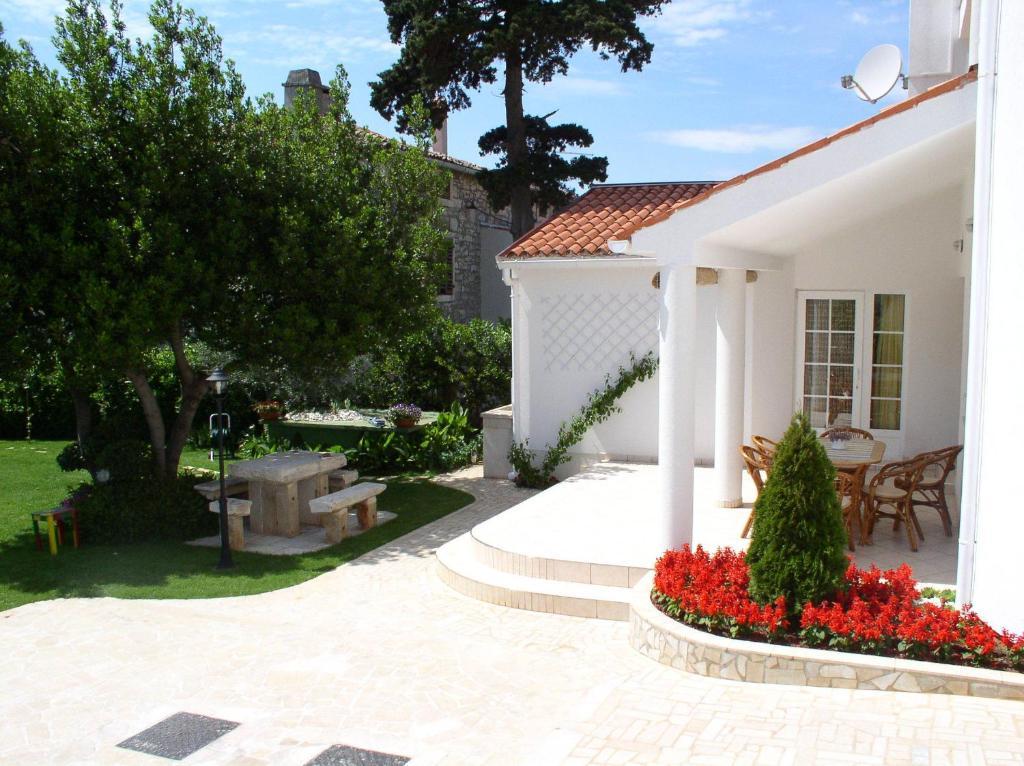 Paloma Blanca