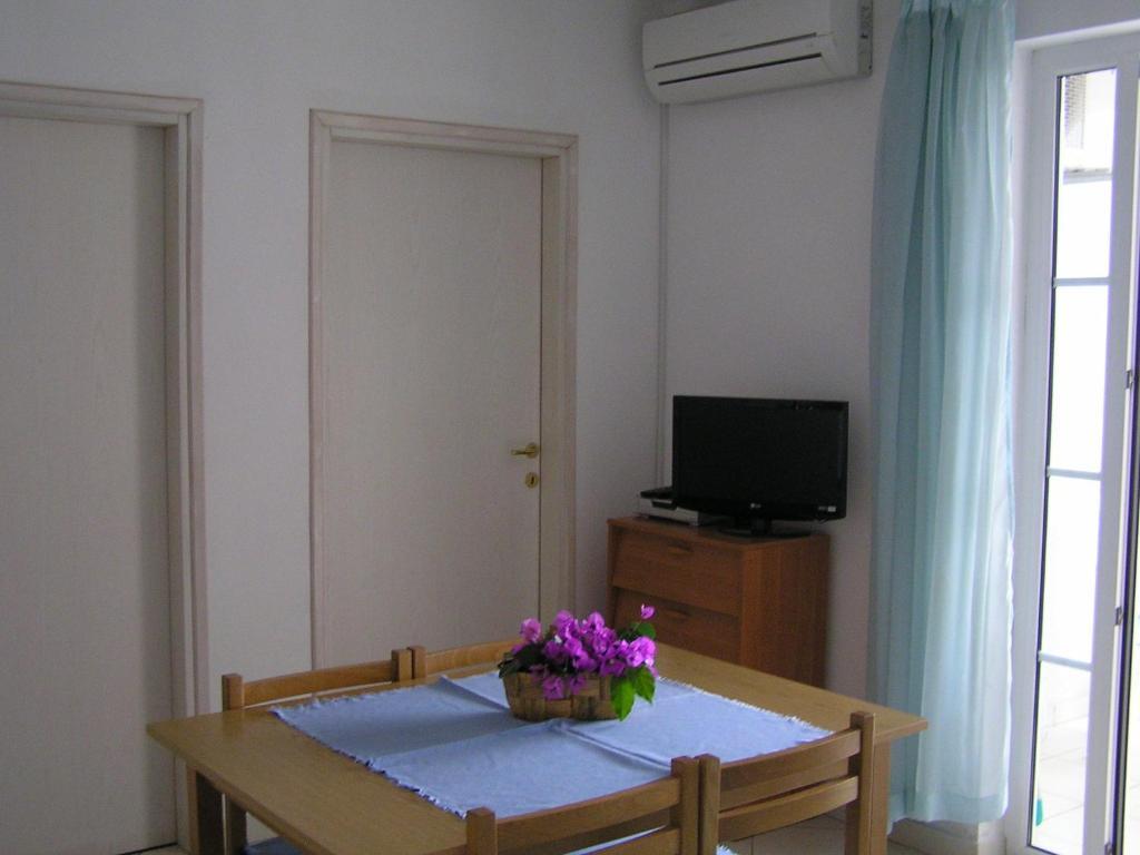 Paloma Blanca Apartment